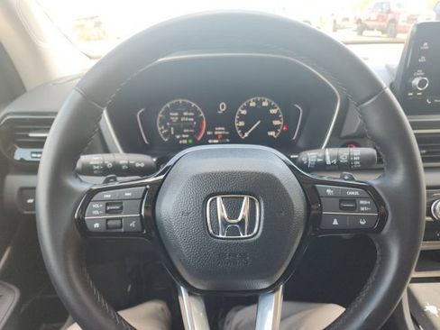 Used 2025 Honda Pilot EX-L image 16