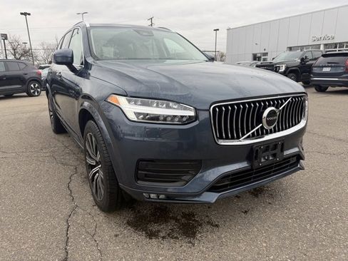 Used 2023 Volvo XC90 B6 Core w/ Climate Package image 3