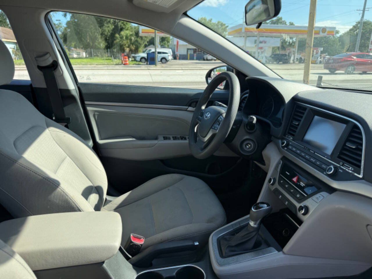 Used 2017 Hyundai Elantra SE FWD image 16