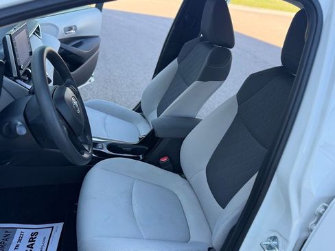 Used 2020 Toyota Corolla LE w/ Carpet Mat Package (TMS) image 29
