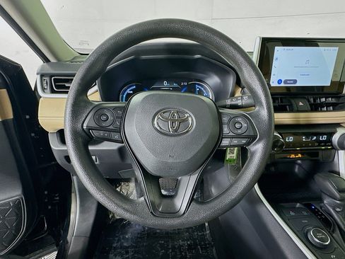Used 2025 Toyota RAV4 LE AWD/4WD image 15