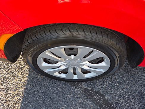 Used 2025 Kia Soul LX image 17