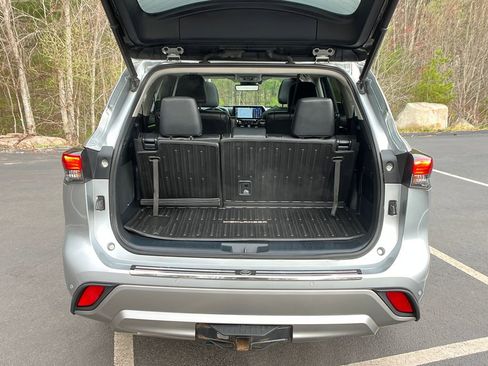 Used 2022 Toyota Highlander Platinum image 25
