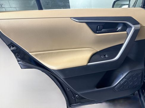 Used 2020 Toyota RAV4 LE image 25