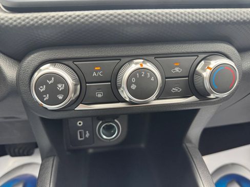 New 2025 Nissan Kicks Play S image 18