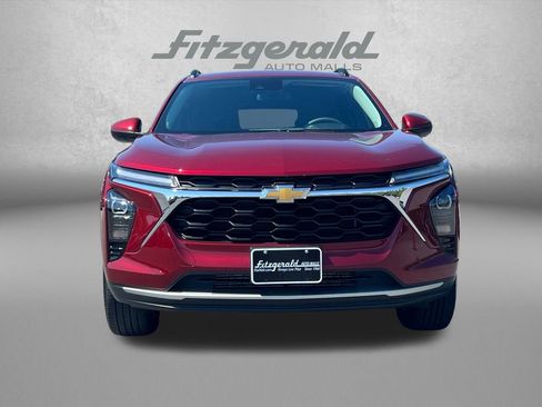 Used 2025 Chevrolet Trax LT FWD image 5