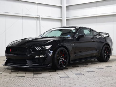 Used 2017 Ford Mustang Shelby GT350R w/ GT350R Equipment Group 920A image 3