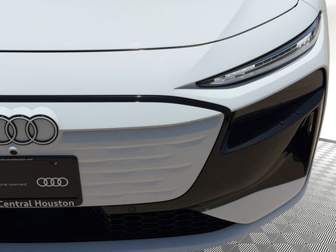 Certified 2025 Audi A6 e-tron Premium Plus w/ Premium Plus AWD/4WD image 11