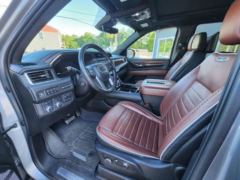 Used 2023 GMC Yukon Denali Ultimate AWD/4WD image 10
