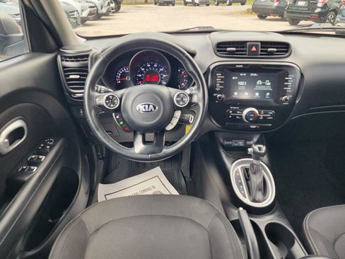 Used 2019 Kia Soul + FWD image 18