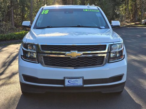 Used 2018 Chevrolet Suburban LT image 2