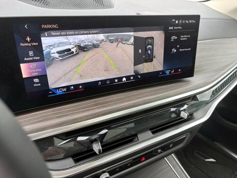 Used 2026 BMW X7 xDrive40i w/ Premium Package AWD/4WD image 21