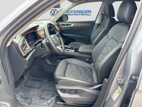 Used 2024 Volkswagen Atlas SE FWD image 23
