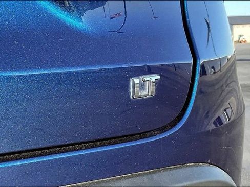 Used 2024 Chevrolet Trax LT w/ LT Convenience Package image 23