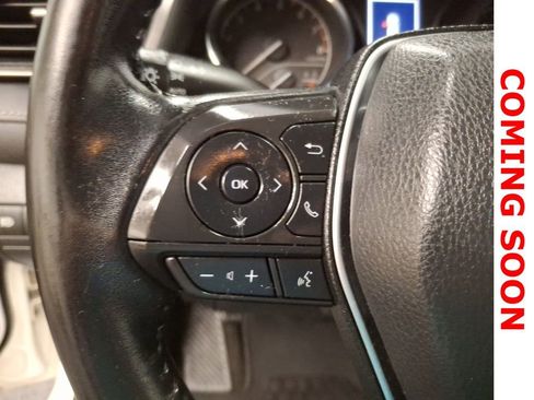 Used 2019 Toyota Camry SE FWD image 19