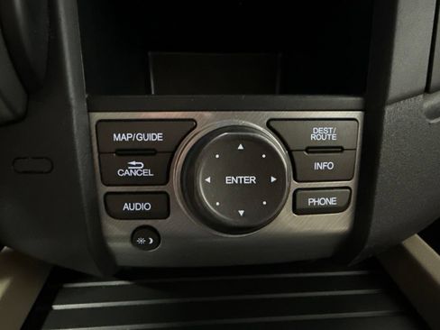 Used 2013 Honda Pilot Touring image 18
