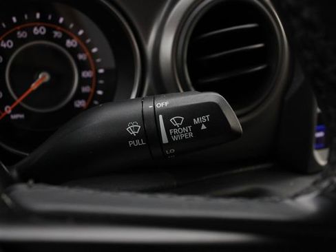 Used 2021 Jeep Gladiator Willys image 12