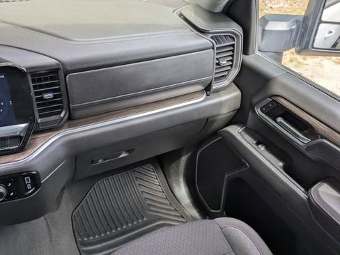 Used 2025 Chevrolet Silverado 2500 LT w/ Convenience Package image 18