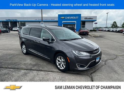 Used 2020 Chrysler Pacifica Touring-L w/ Tire & Wheel Group FWD image 1
