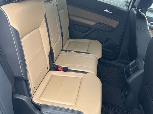 Used 2023 Volkswagen Atlas Cross Sport SE image 10