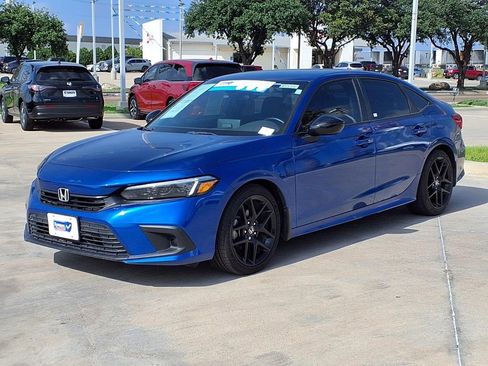 Used 2024 Honda Civic Sport image 3