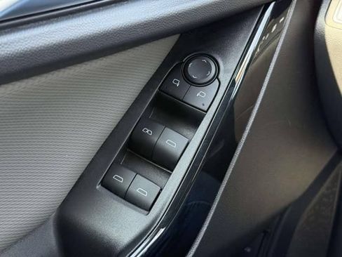Used 2025 Chevrolet Equinox LT w/ Convenience Package II AWD/4WD image 18