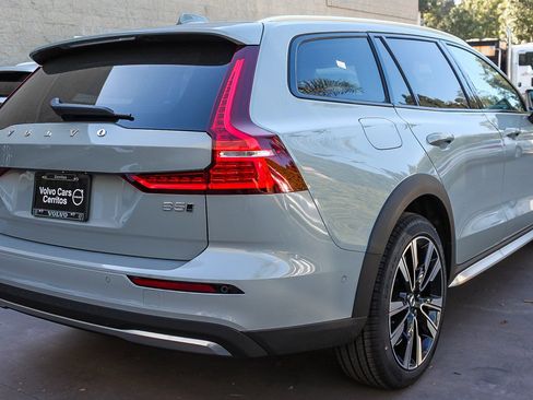 New 2026 Volvo V60 B5 Cross Country Ultra w/ Climate Package image 6
