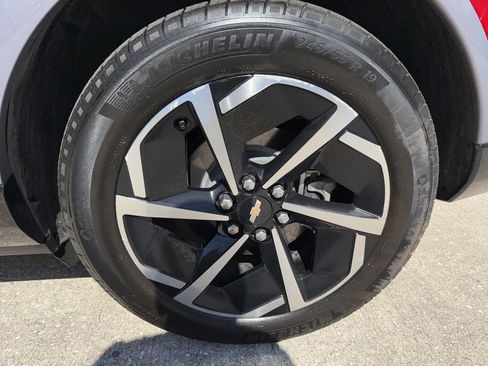 Used 2025 Chevrolet Equinox EV LT FWD image 28