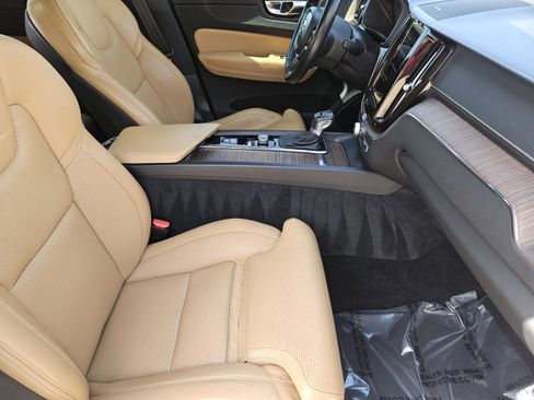 Used 2021 Volvo XC60 T5 Inscription w/ Advanced Package image 14