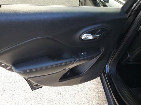 Used 2015 Jeep Cherokee Limited w/ Luxury Group image 14