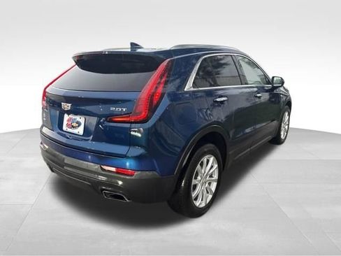 Used 2019 Cadillac XT4 Luxury w/ Cold Weather Package AWD/4WD image 8