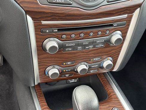 Used 2018 Nissan Pathfinder Platinum image 46