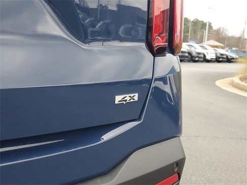 New 2026 Kia Sorento S image 8