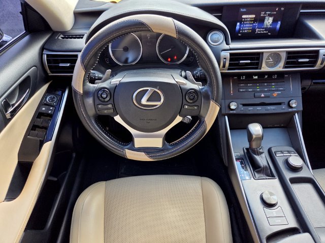 Used 2016 Lexus IS 200t RWD image 11