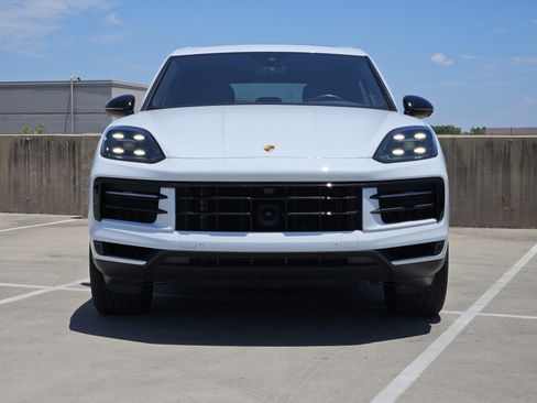 Certified 2024 Porsche Cayenne AWD/4WD image 11