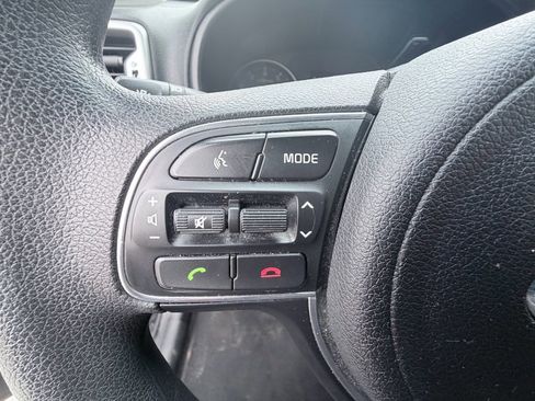 Used 2018 Kia Sportage LX image 13