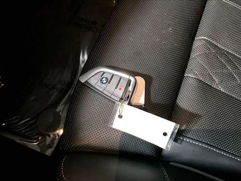 Used 2019 BMW 750i xDrive 750i xDrive w/ M Sport Package image 15