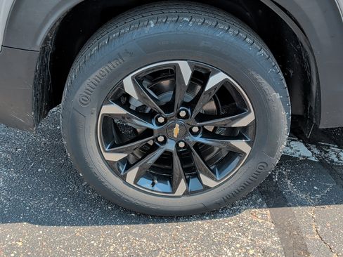 Used 2023 Chevrolet TrailBlazer LT w/ Convenience Package AWD/4WD image 5