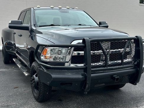 Used 2017 RAM 3500 Tradesman w/ Chrome Appearance Group image 4