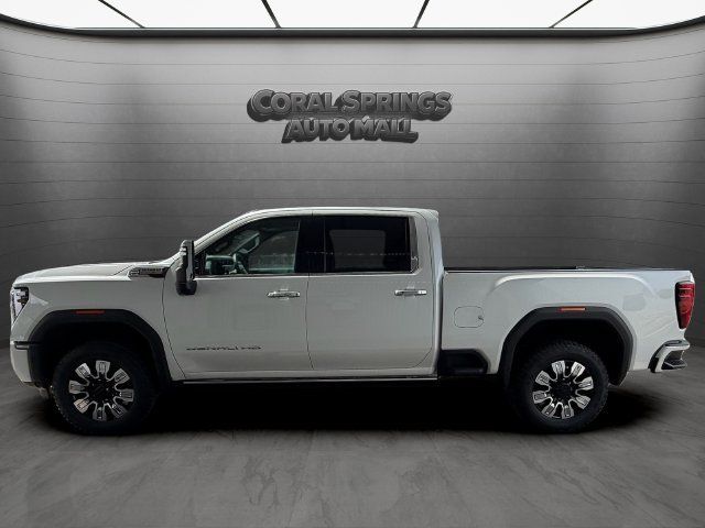 Used 2025 GMC Sierra 2500 Denali w/ Denali Reserve Package AWD/4WD image 4