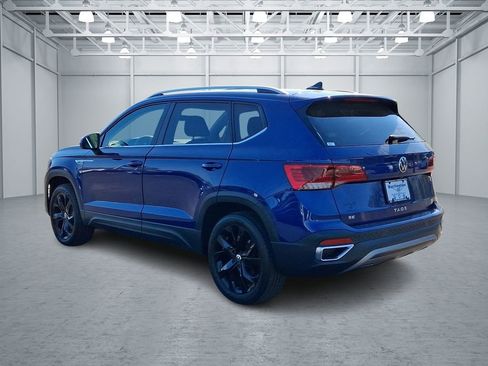 Certified 2022 Volkswagen Taos SE FWD image 4