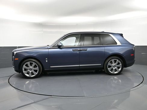 Certified 2024 Rolls-Royce Cullinan AWD/4WD image 2