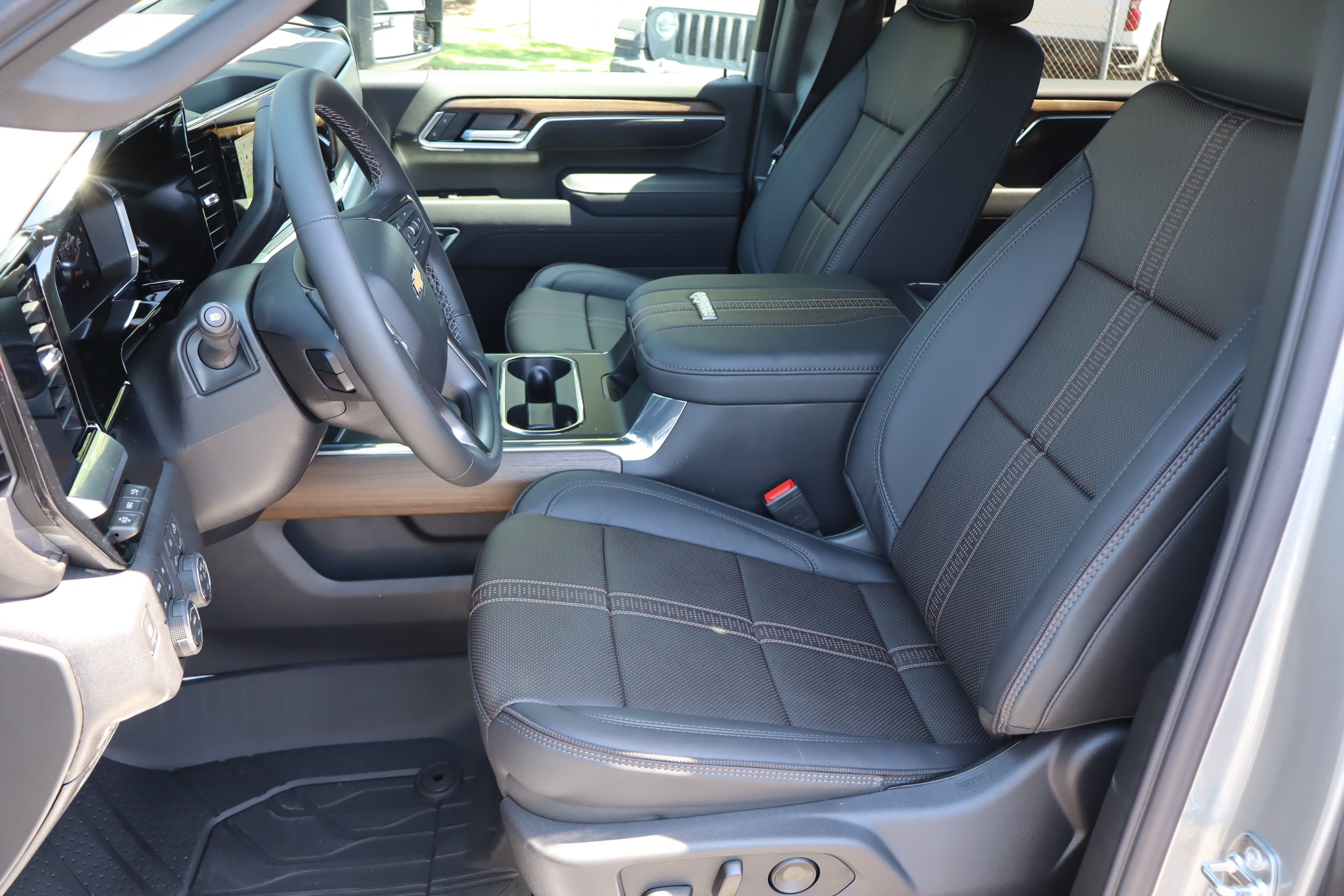 New 2026 Chevrolet Silverado 2500 High Country w/ High Country Premium Package AWD/4WD image 14