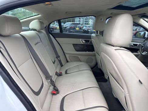 Used 2012 Jaguar XF Portfolio RWD image 10