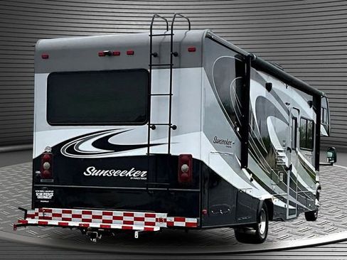 Used 2016 Ford E-450 and Econoline 450 Super Duty w/ Motorhome Prep Package RWD image 6