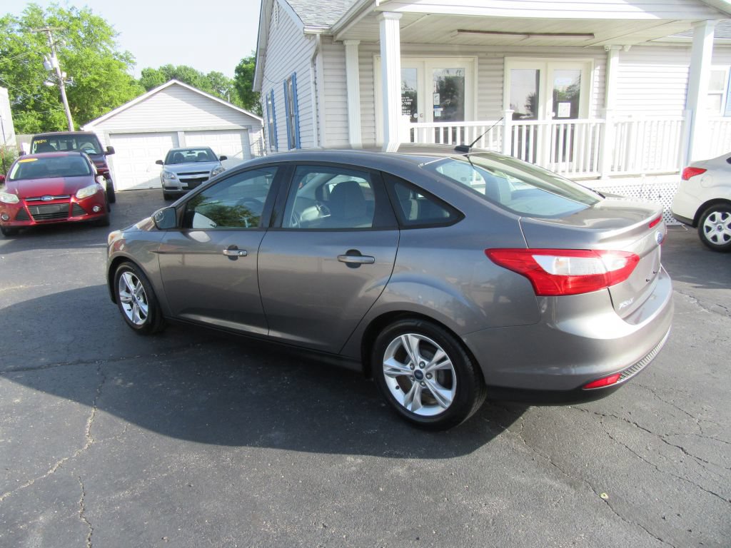 Used 2014 Ford Focus SE w/ SE Winter Package FWD image 7