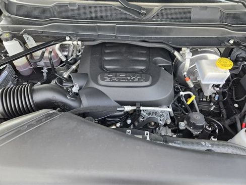 Certified 2025 RAM 2500 Big Horn AWD/4WD image 39