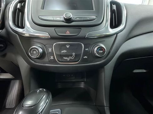 Used 2020 Chevrolet Equinox LT AWD/4WD image 16