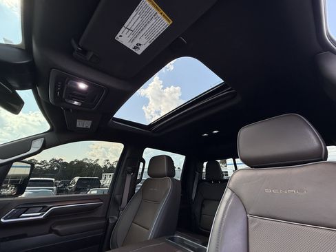 Used 2025 GMC Sierra 3500 Denali AWD/4WD image 28