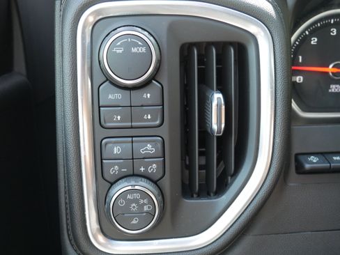 Certified 2020 Chevrolet Silverado 2500 LTZ w/ LTZ Premium Package AWD/4WD image 33